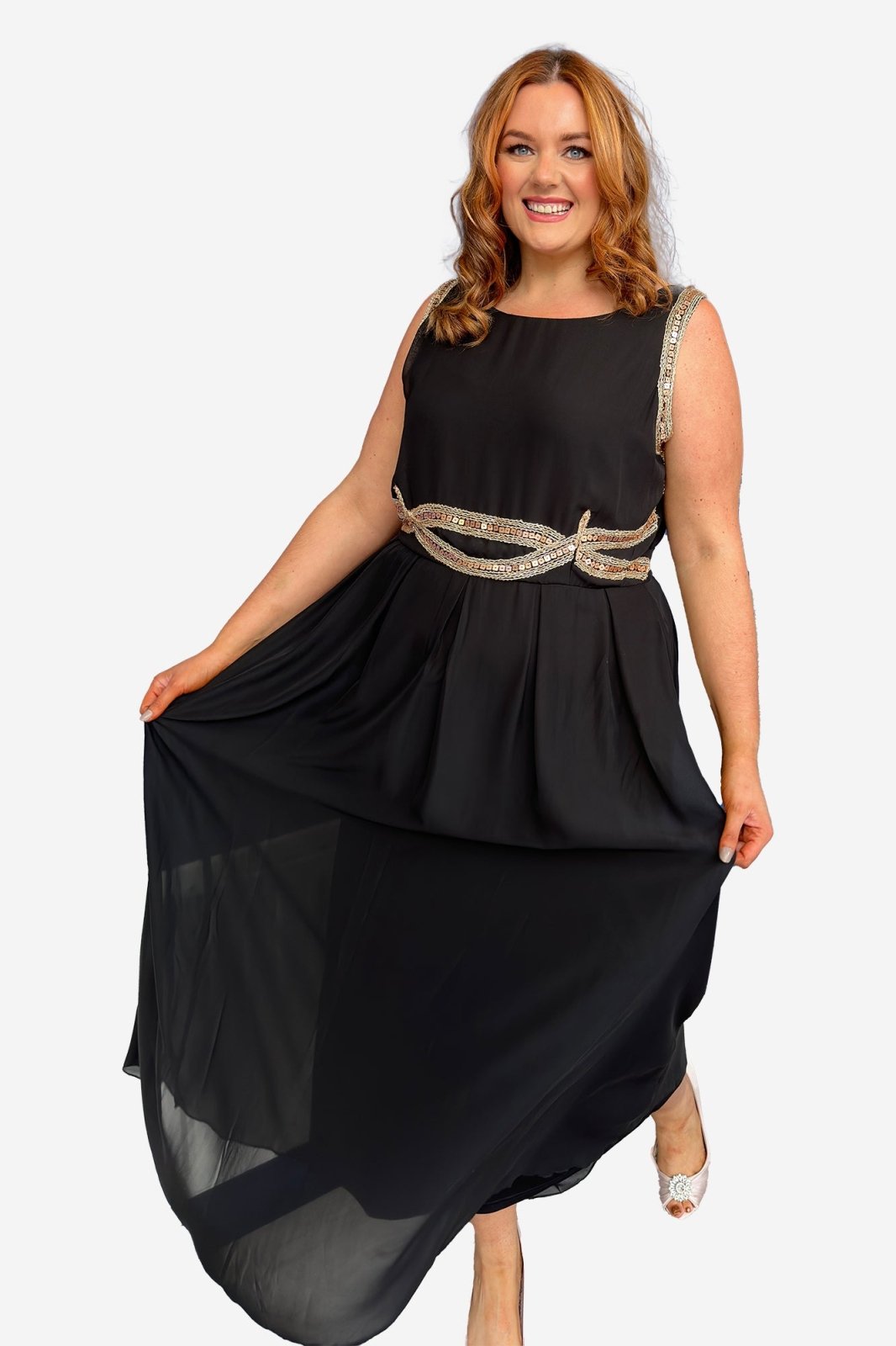 Robe longue sans manches noire et doree de grande taille